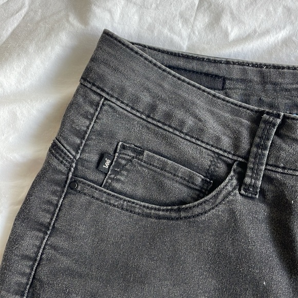 🔥BOGO FREE: Black Lee jeans - Picture 3 of 4